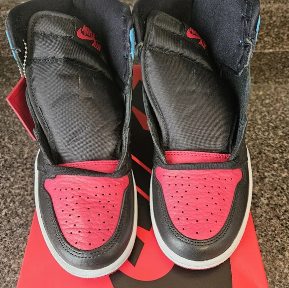 Air Jordan 1 Retro High NC to CHI Women's 7W flaw on midsole - Picture 5 of 12